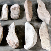 Phát hiện 14 thanh đá giống đàn đá Tuy An
