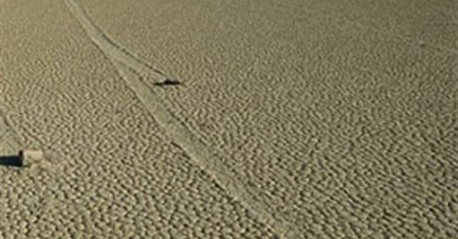 Giải mã bí ẩn về hòn đá "chạy" ở Thung lũng Chết