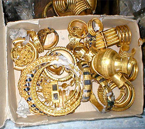 Precious items of Nimrud treasure.