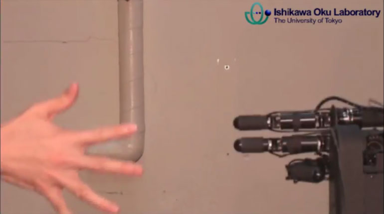 Xem robot cho con người 