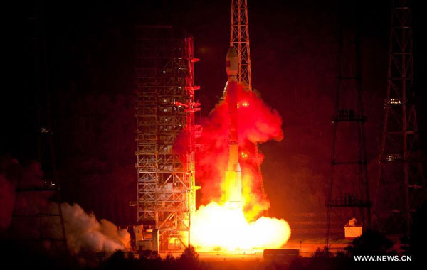 Trung Quốc phóng vệ tinh chuyển dữ liệu toàn cầu