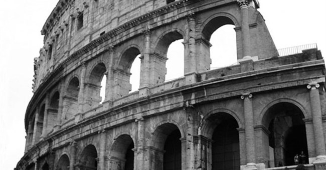 Đấu trường La Mã lún 38cm