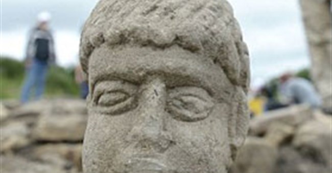 Sinh viên ăn may vớ được báu vật La Mã