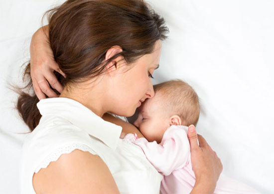 Tại sao có những phụ nữ không đủ sữa cho con bú?