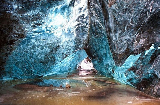 Những hang động màu xanh ngọc bích khiến bạn 