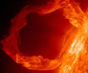 Chùm lửa Mặt Trời lớn nhất trong gần 5 năm qua