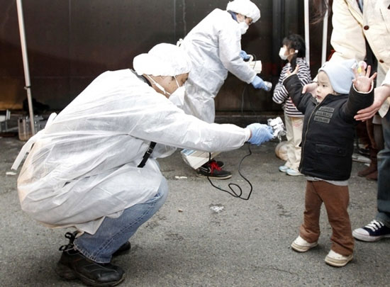 Nửa số trẻ em Fukushima nhiễm phóng xạ 