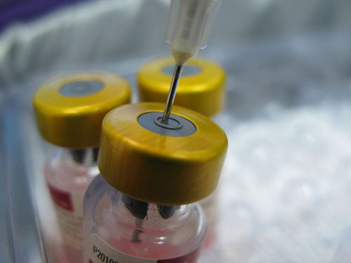 Đánh giá mới nhất về tác dụng phụ của vắc-xin