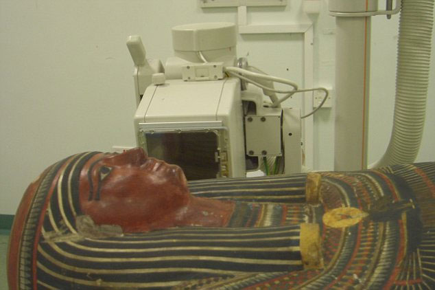 Xác ướp Ai Cập lộ diện qua máy quét CT