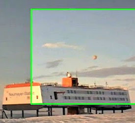 Video: UFO bất ngờ xuất hiện ở Nam Cực?