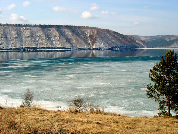 Khai mạc diễn đàn về bảo vệ hệ sinh thái hồ Baikal