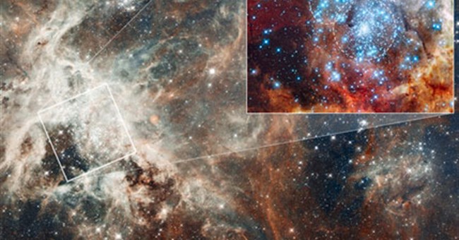 Khoảnh khắc hai cụm sao hòa làm một 