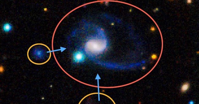 Phát hiện 2 bản sao y hệt dải Ngân hà 