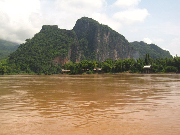 Đập sông Mekong "ảnh hưởng bữa ăn của hàng triệu người"