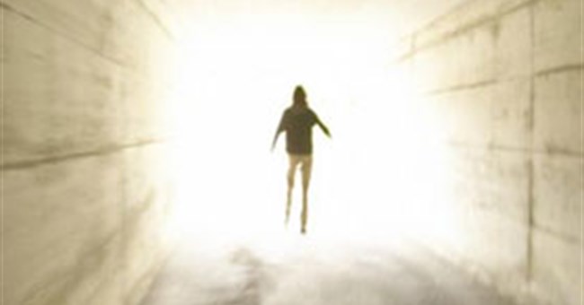 Giải mã ánh sáng trắng lúc lâm chung