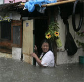 Philippines: Mưa bão gây ngập nửa thủ đô Manila