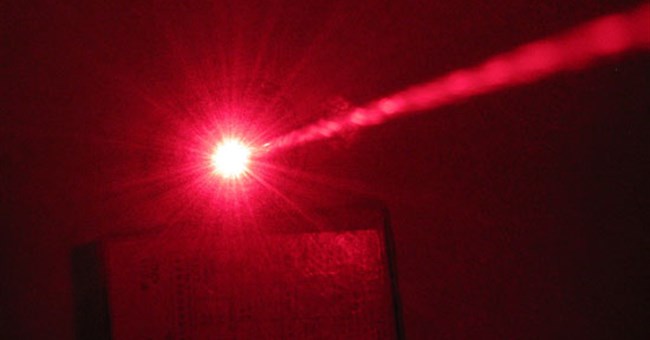 Làm mưa bằng tia laser