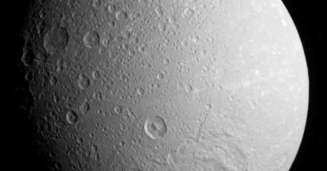 Vệ tinh của sao Thổ có không khí