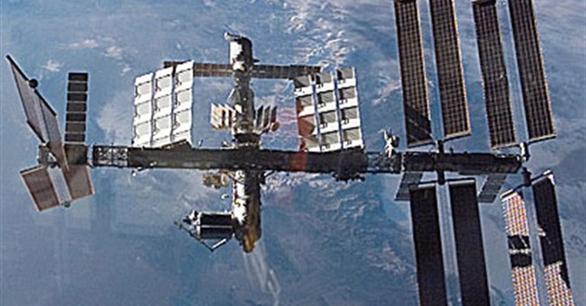 Nga sẽ đưa ba nhà du hành trên ISS về trái đất