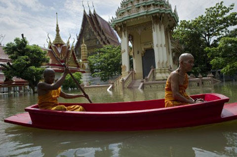 Nam Á chìm trong nước lũ