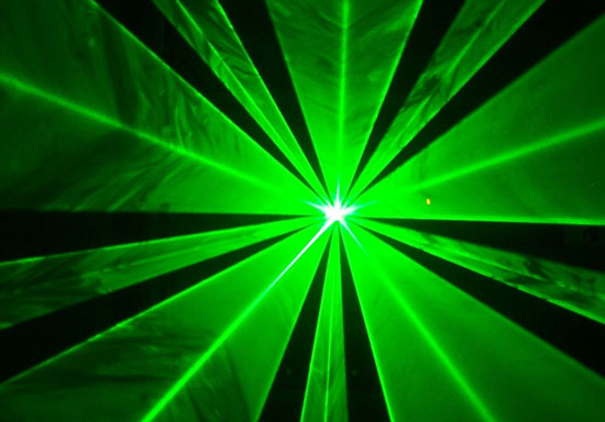 Anh-Mỹ hợp tác khai thác nguồn năng lượng khổng lồ từ laser