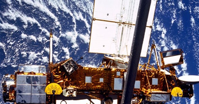 Vệ tinh NASA lao xuống Thái Bình Dương và mất tích