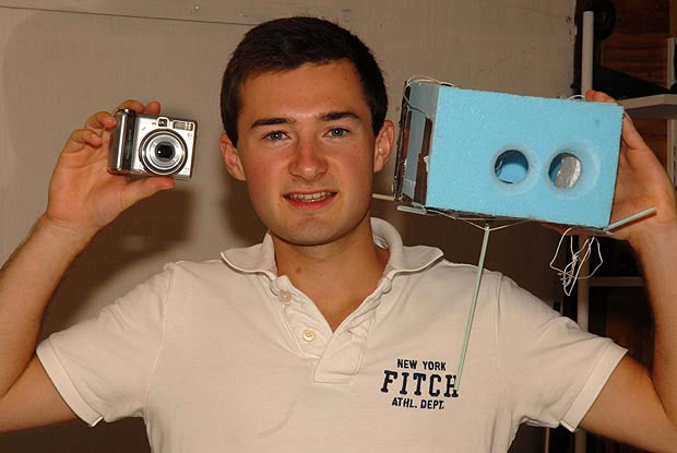 Sinh viên cho camera "thăng thiên" để chụp ảnh địa cầu