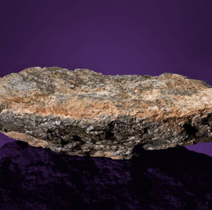 Viên đá rơi to nhất rơi từ mặt trăng được đem bán
