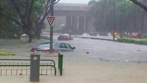 Singapore ngập lụt vì mưa lớn
