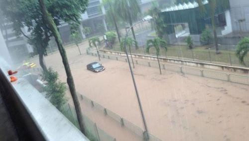 Singapore ngập lụt vì mưa lớn