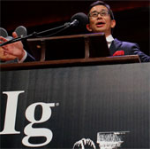 Ig Nobel 2013: Vỗ tay là phạm pháp đoạt giải hòa bình