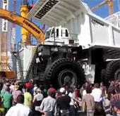 Video: Những cỗ máy "khủng" nhất thế giới