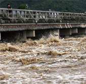 Nhật di tản hàng trăm nghìn dân tránh siêu bão