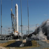 Tàu Cygnus hoãn "cập bến" ISS do lỗi định vị