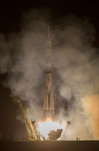 Tàu vũ trụ Nga lên ISS mang theo đuốc Olympic