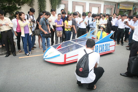 Khuyến khích chế tạo xe chạy năng lượng mặt trời