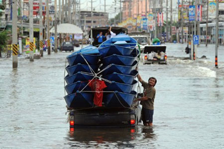 Dân Bangkok hoảng sợ vì báo động lũ lụt nhầm