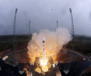 Video: châu Âu phóng hai vệ tinh định vị