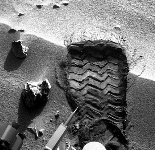 Ảnh chụp “dấu chân” đầu tiên trên sao Hỏa 