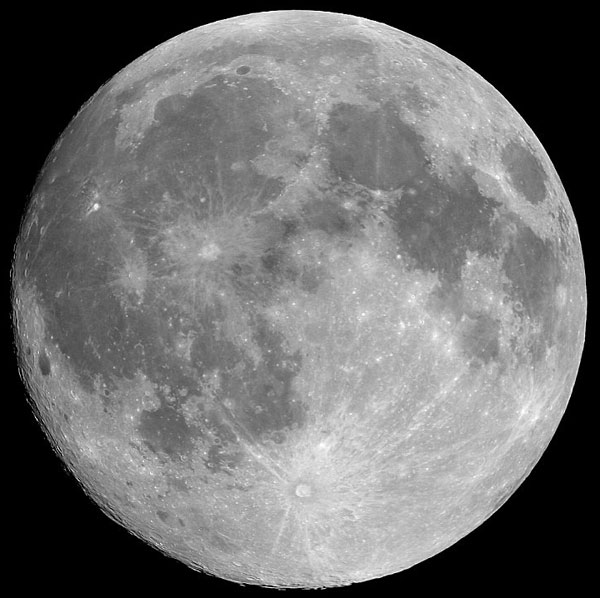 Phát hiện nước trên bề mặt Mặt trăng