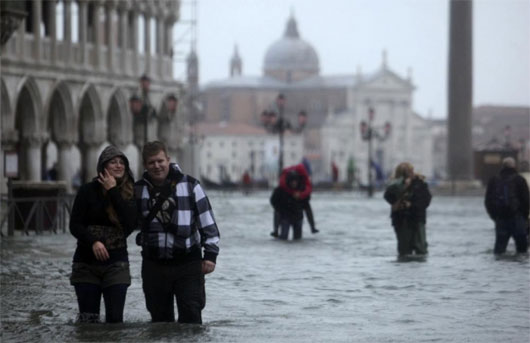 Dùng vệ tinh theo dõi độ lún của Venice
