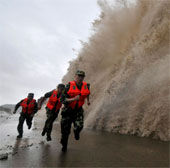 Hơn nửa triệu người Trung Quốc chạy bão lớn