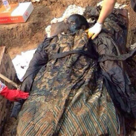 Phát hiện xác ướp bí ẩn 300 tuổi ở Trung Quốc