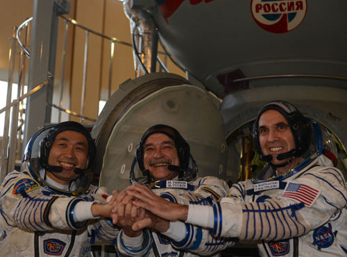 Tăng quỹ đạo ISS để đón tàu Soyuz