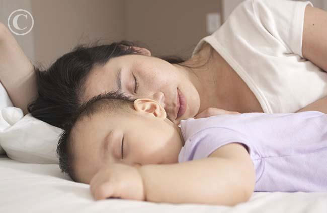 Trẻ chỉ nên ngủ chung với mẹ 
