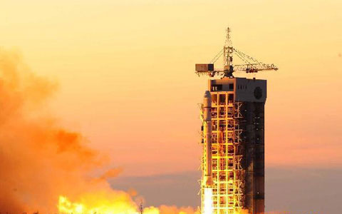 Trung Quốc phóng hai vệ tinh vào không gian