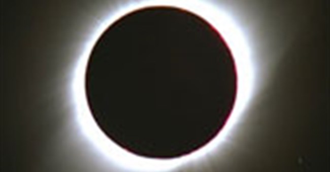 Nhật thực, nguyệt thực xuất hiện trong tháng 11