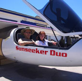 Sunseeker chế tạo máy bay hai chỗ đầu tiên chạy bằng năng lượng mặt trời