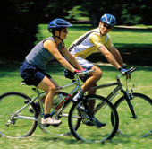 Đi xe đạp làm giảm mệt mỏi ở bệnh nhân ung thư
