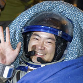Nhà du hành vũ trụ Nhật Bản trở về trái đất an toàn